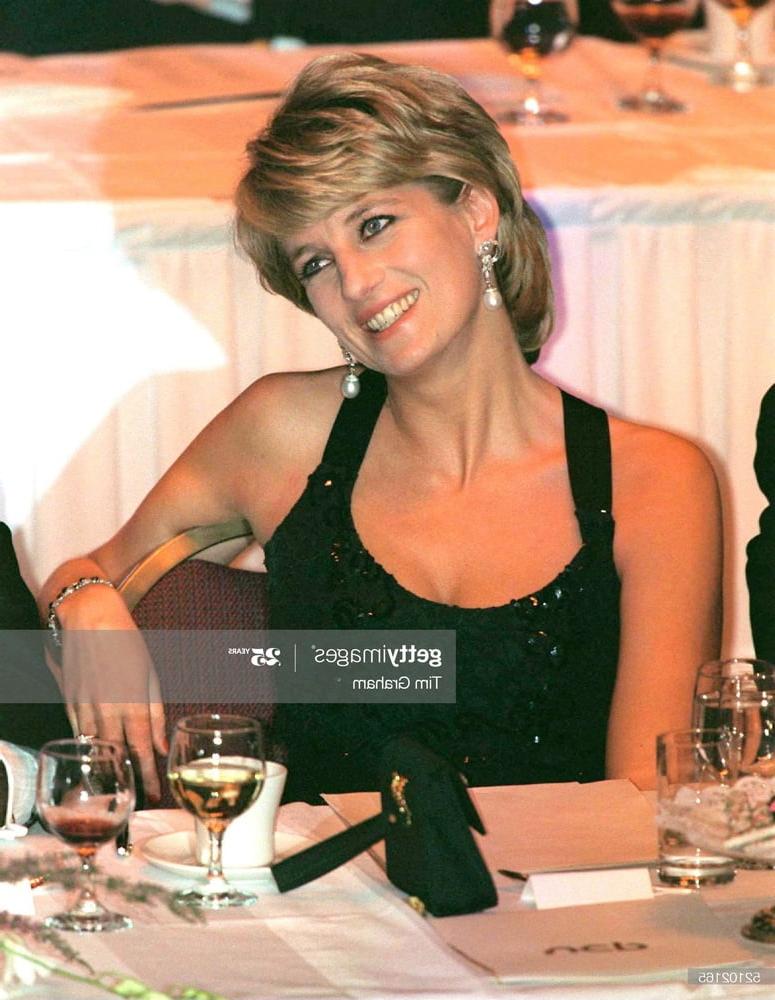 25P Celebrity Boobs - Diana Spencer