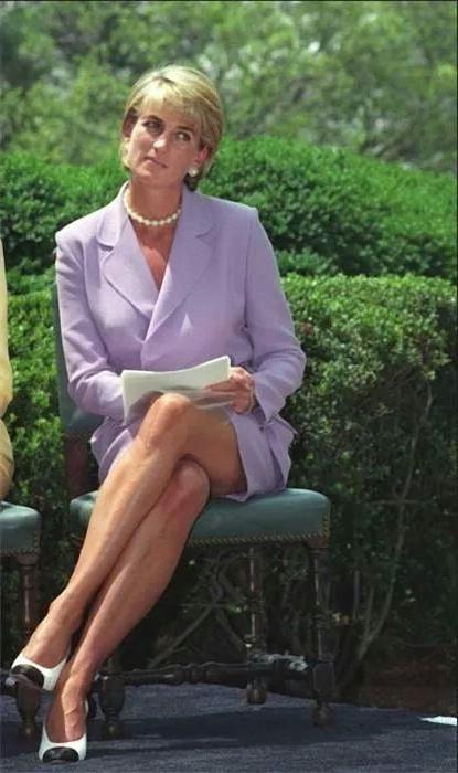 25P Celebrity Boobs - Diana Spencer