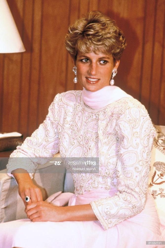 25P Celebrity Boobs - Diana Spencer