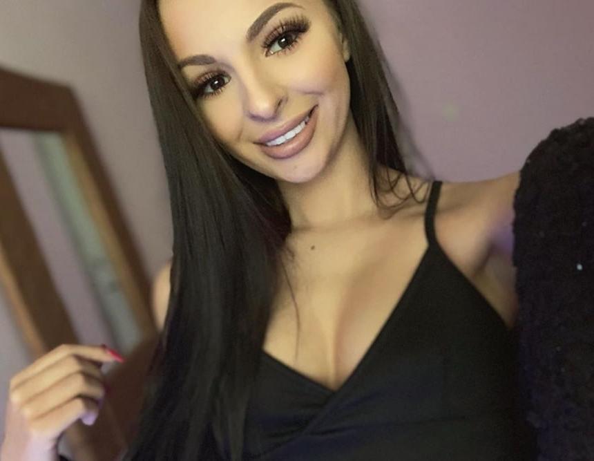 14P polish brunette escort girl