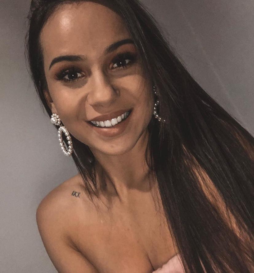 10P polish young brunette Karolina