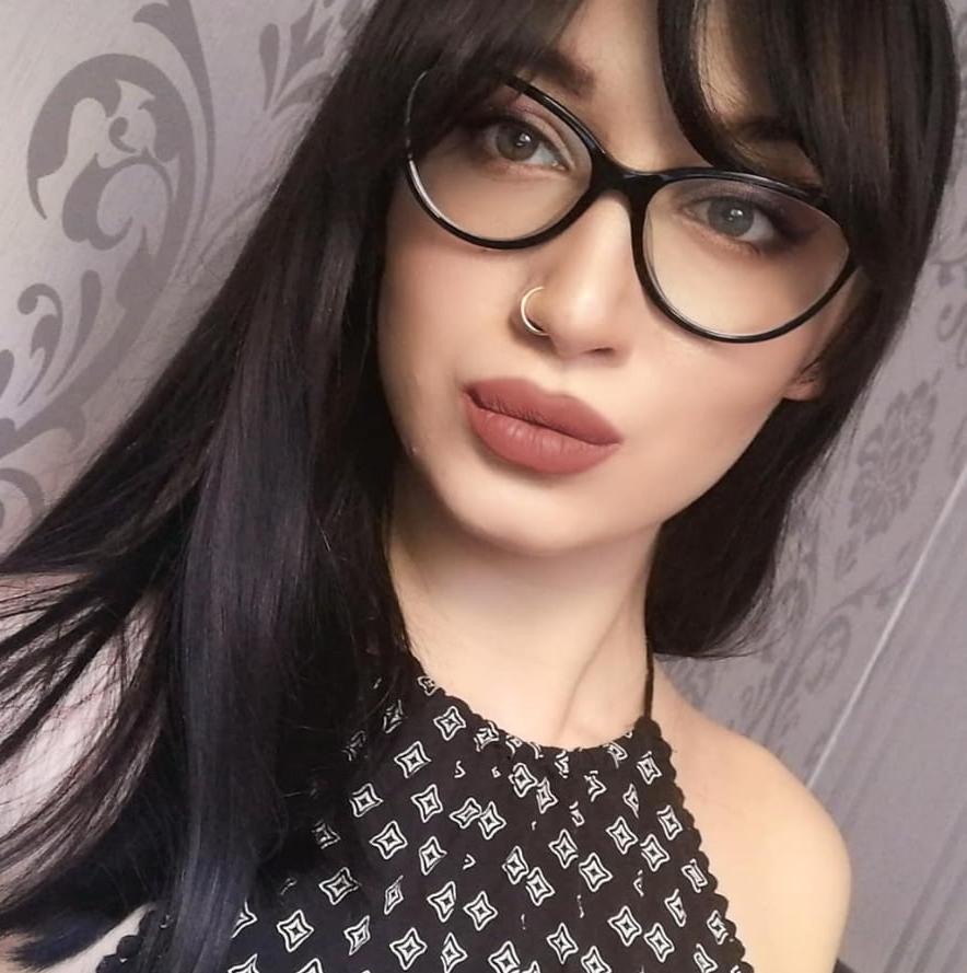 17P polish young brunette Oliwia