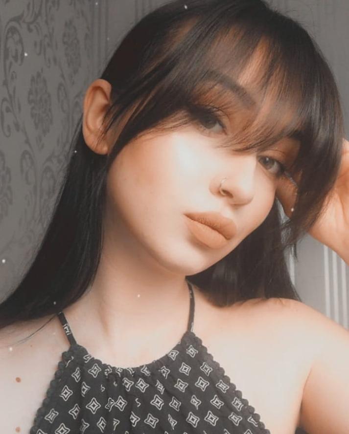 17P polish young brunette Oliwia