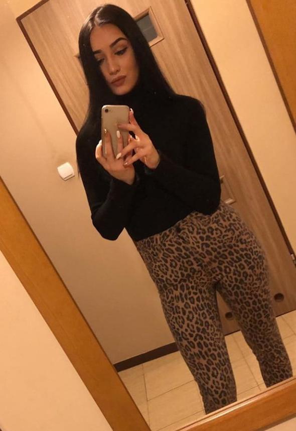 17P polish young brunette Oliwia