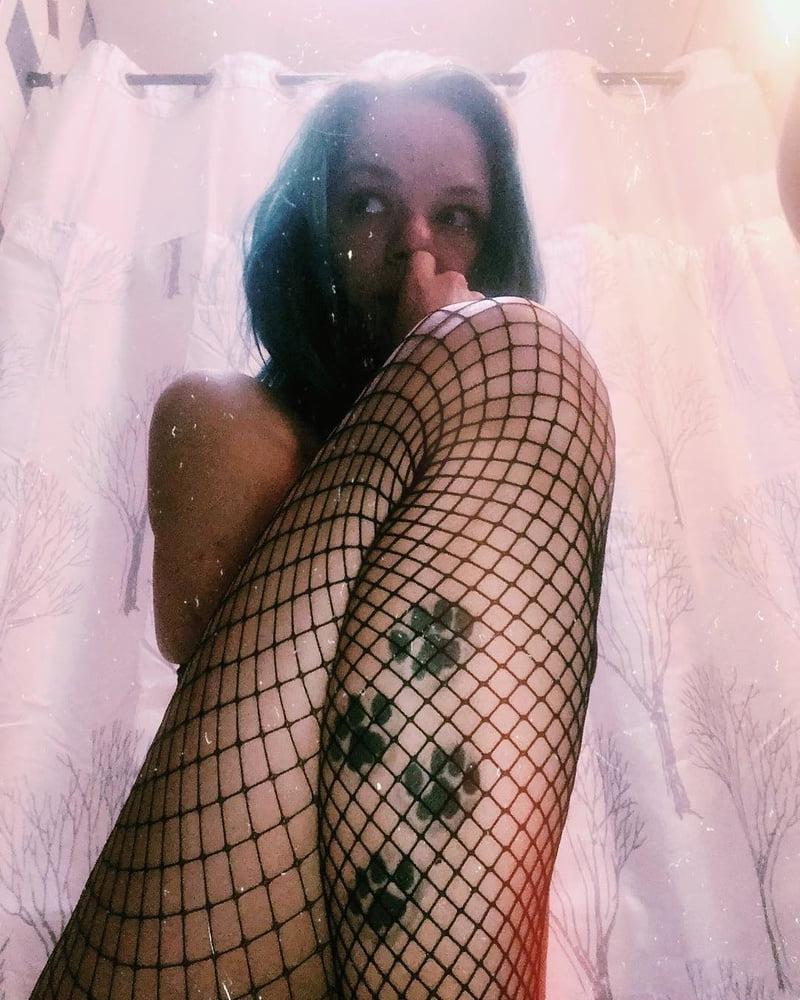 25P Sexy Posing 1