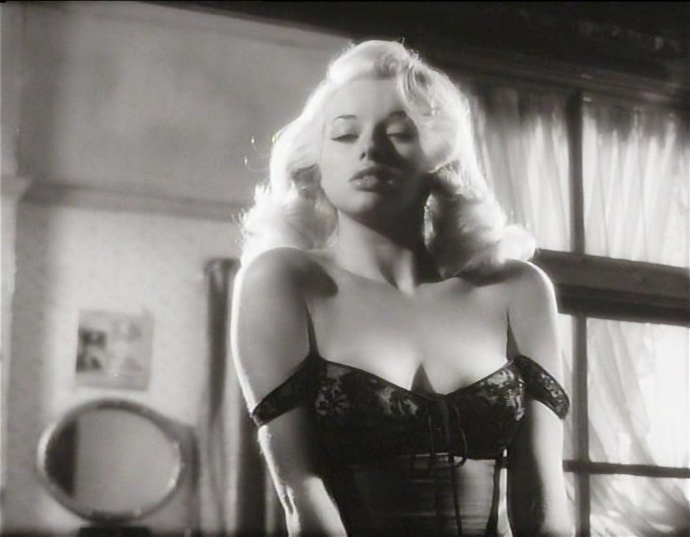 25P Celebrity Boobs - Diana Dors
