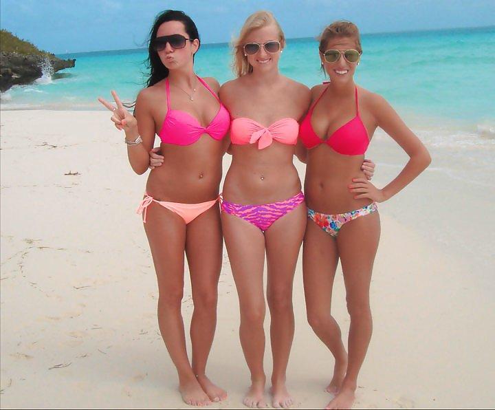 4P Sexy amateur girls tits and bikinis