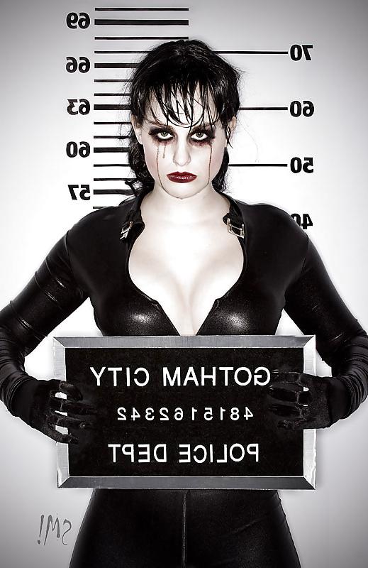 25P Sexy Superheroines