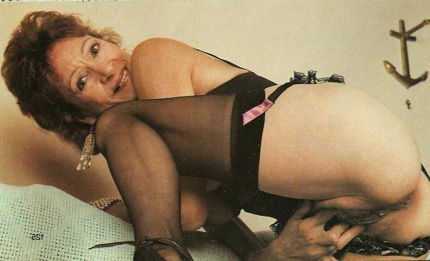14P Sexy vintage granny