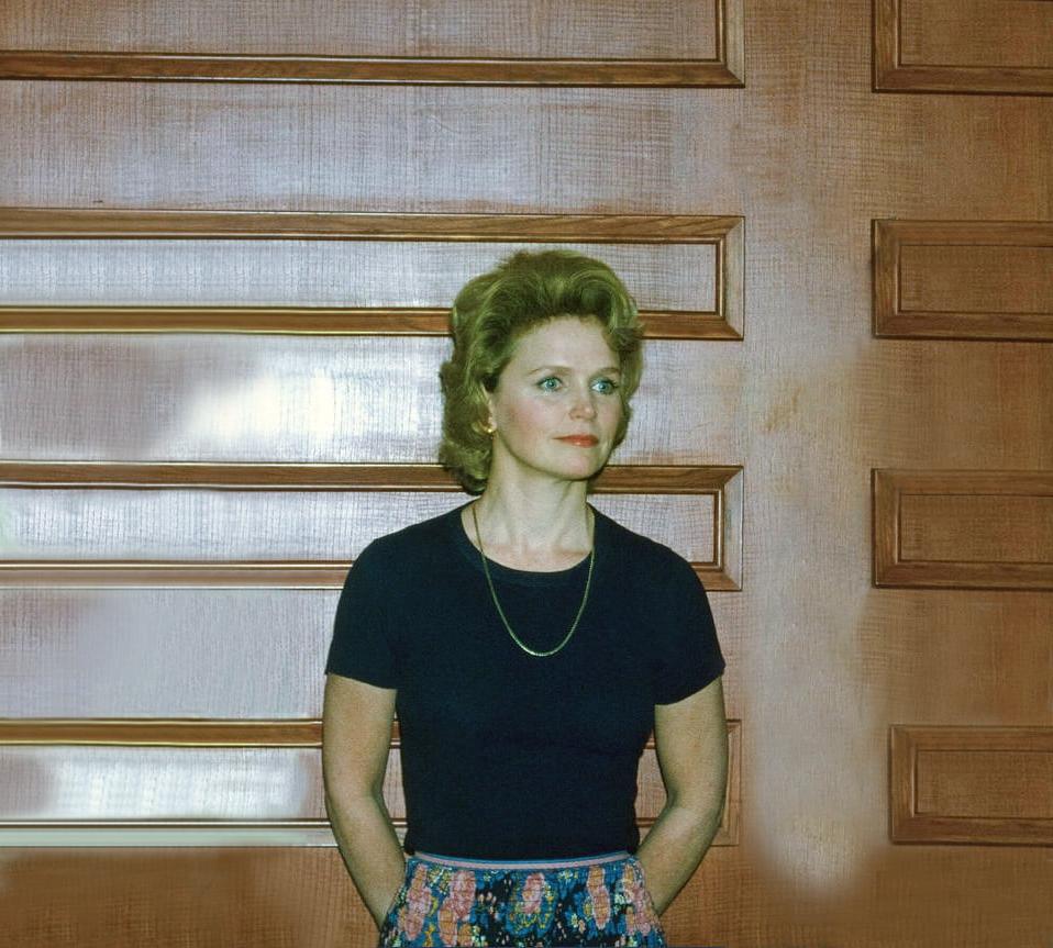 25P Celebrity Boobs - Lee Remick