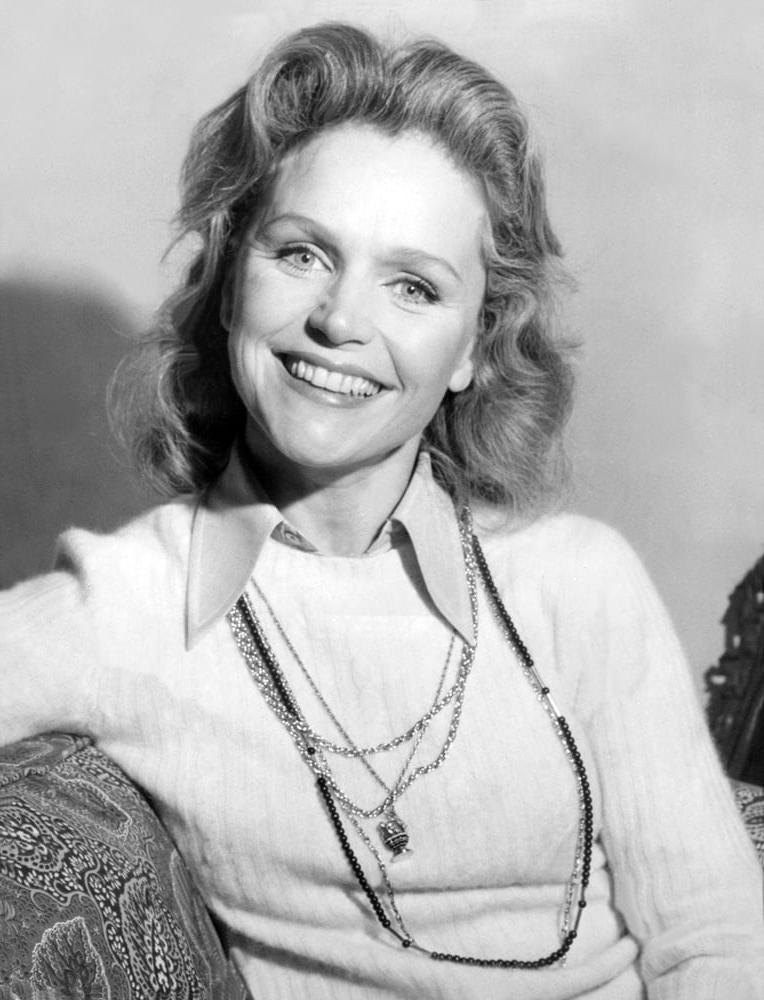 25P Celebrity Boobs - Lee Remick