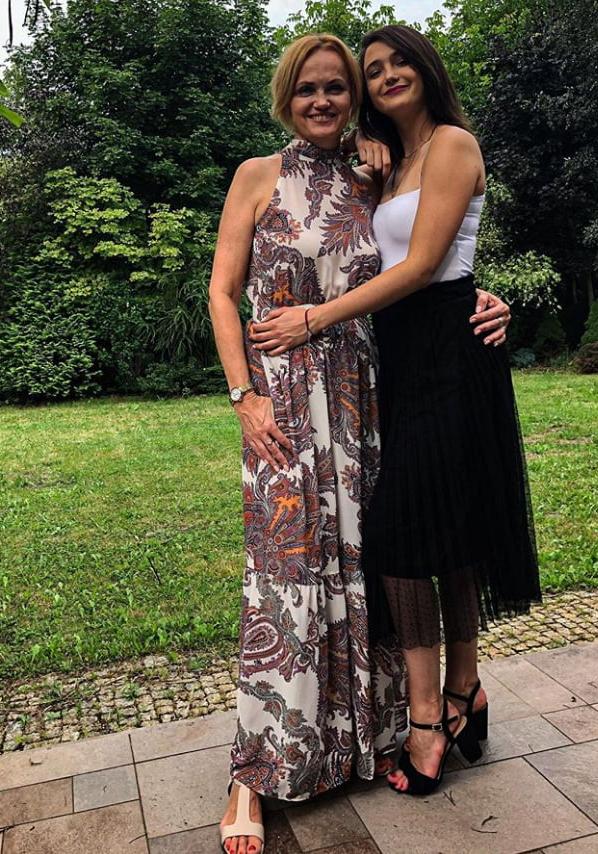 19P polish teen with friends