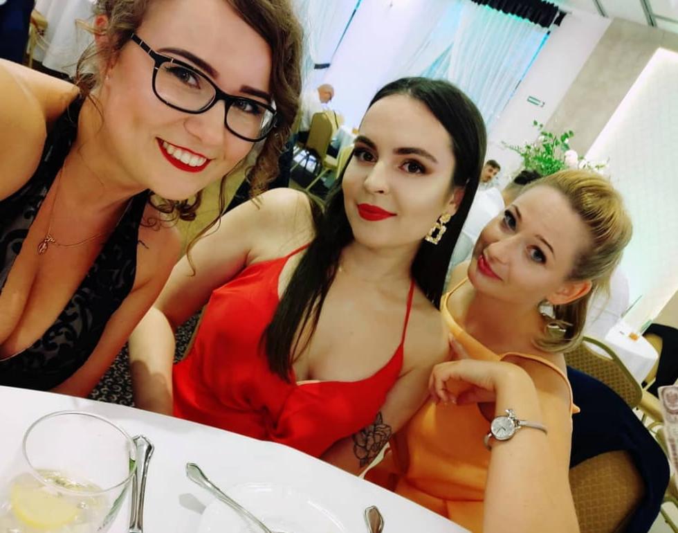 19P polish teen with friends