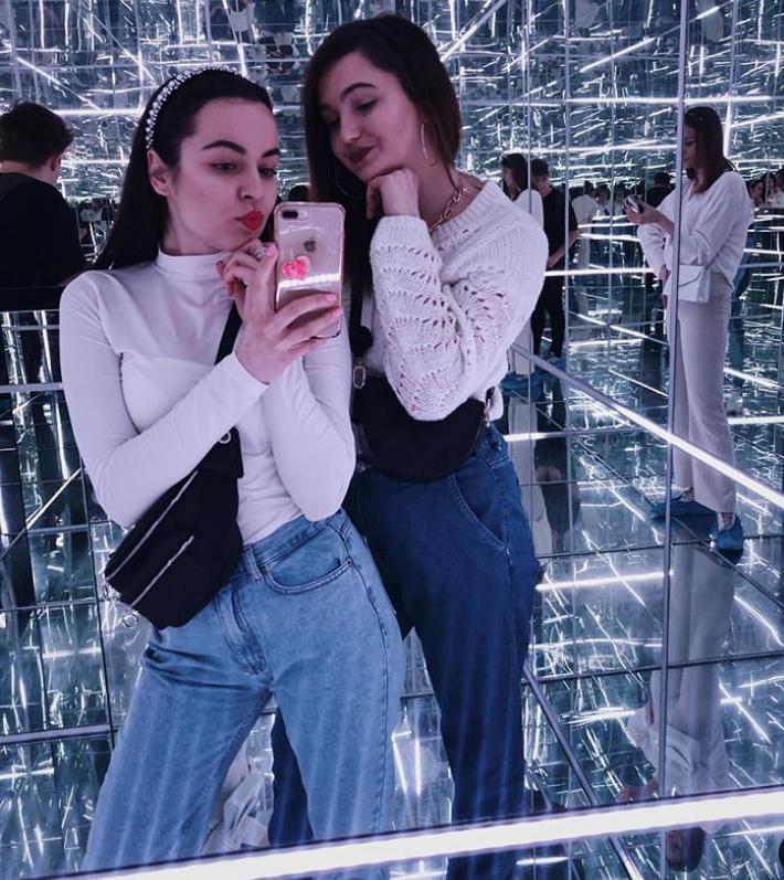 19P polish teen with friends