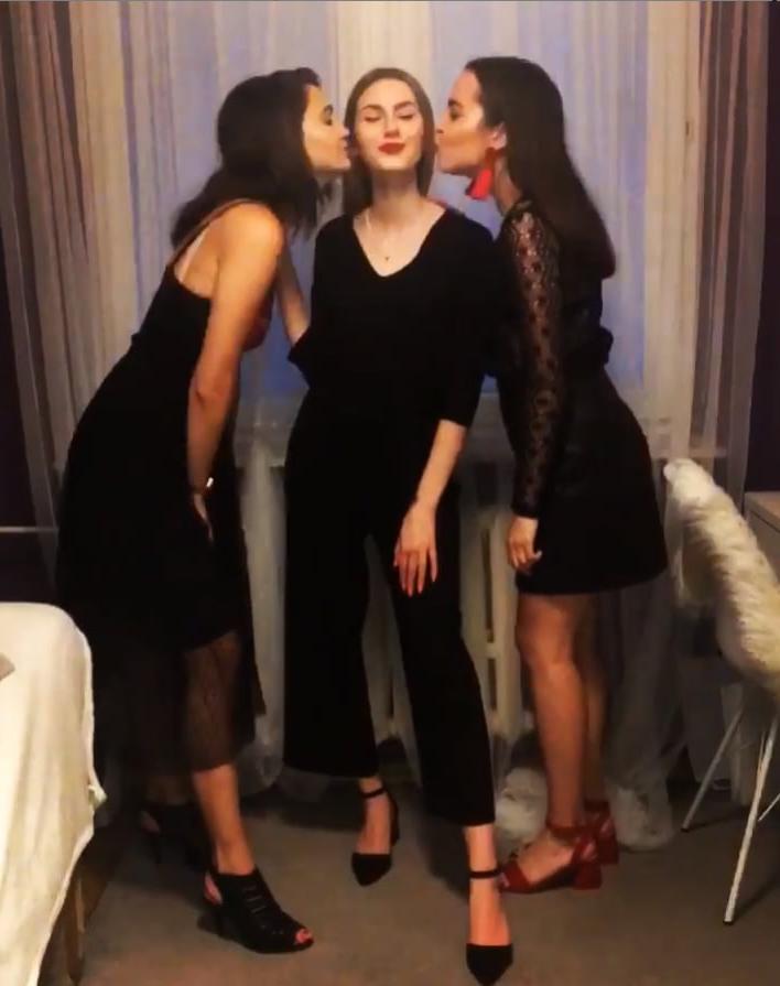 19P polish teen with friends