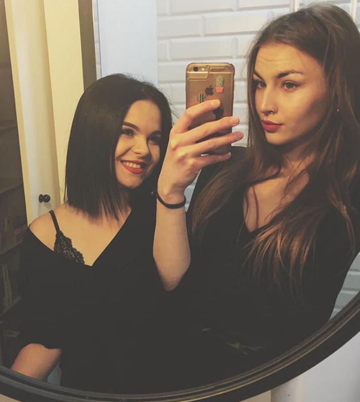 19P polish teen with friends