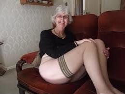 11P Sexy older gilf