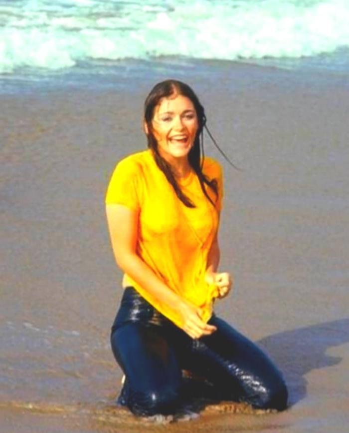 25P Celebrity Boobs - Margot Kidder