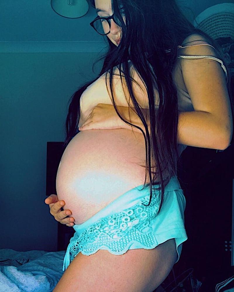 25P Young Pregnant Teens 111