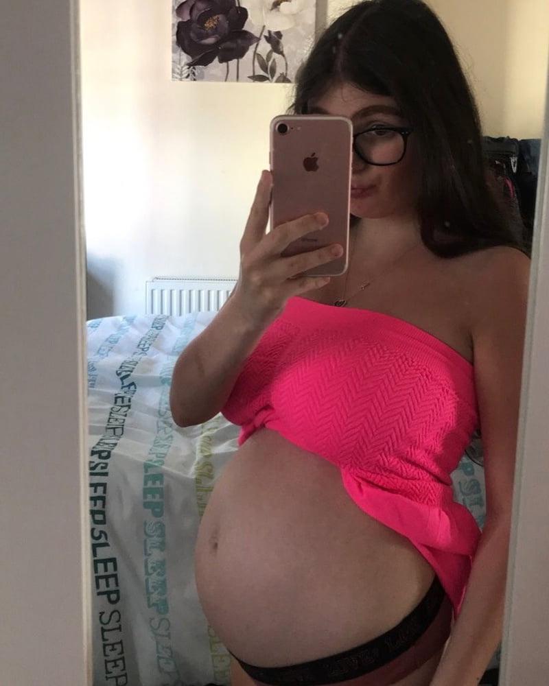 25P Young Pregnant Teens 111
