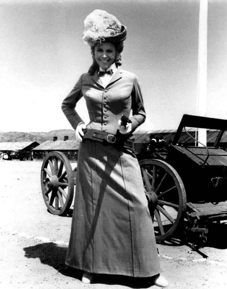 25P Celebrity Boobs - Honor Blackman
