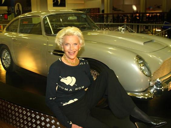 25P Celebrity Boobs - Honor Blackman