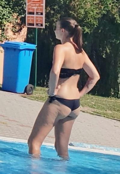 25P Pool side