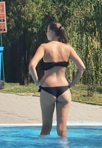 25P Pool side