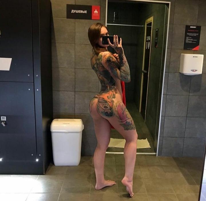 10P Tattooed submissive Yana from Yekaterinburg
