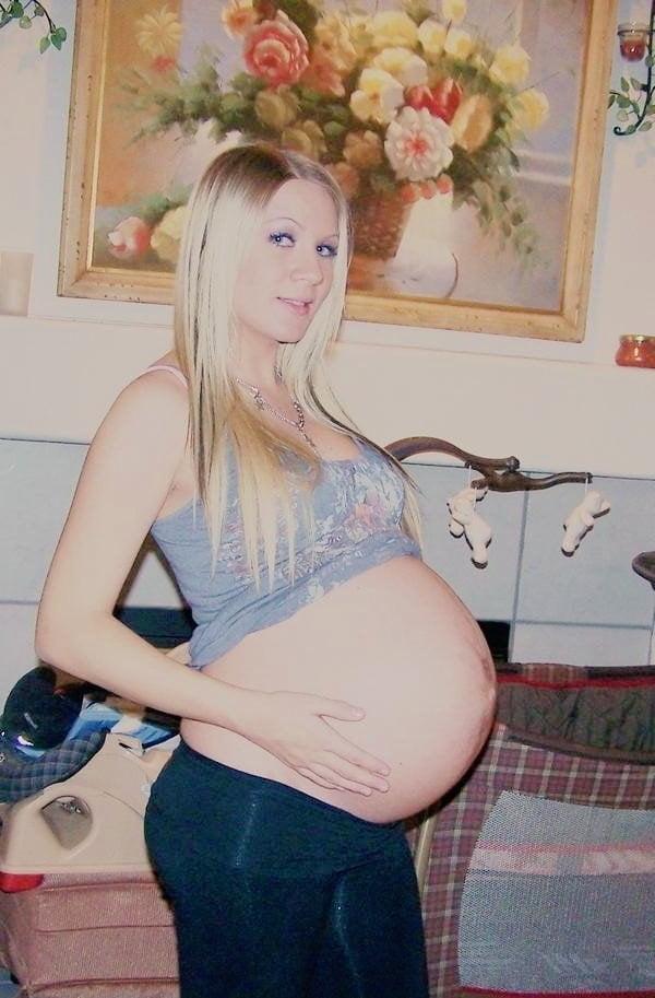 25P Pregnant and Still Sexy 175