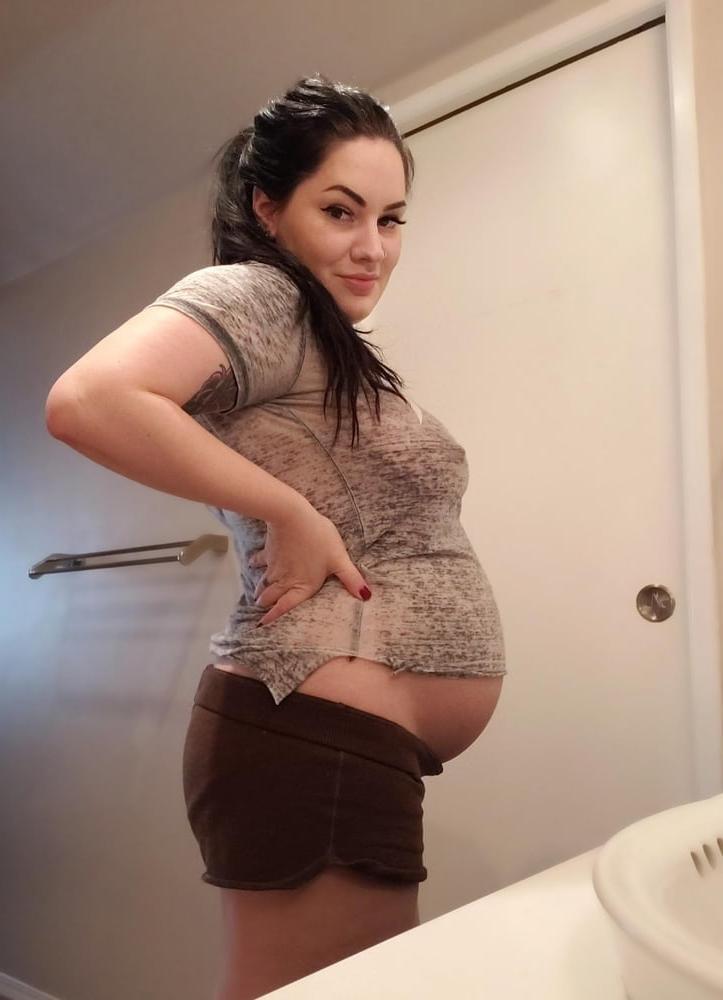 25P Pregnant and Still Sexy 175