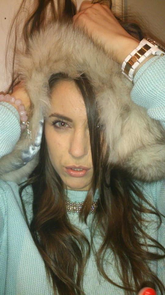 25P Louissa B - Social Media wankbait and cock tease