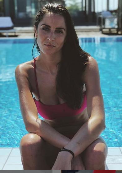 25P Louissa B - Social Media wankbait and cock tease
