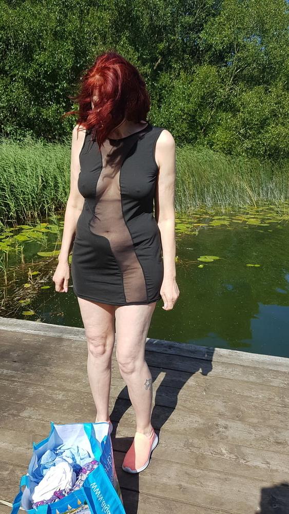 25P exhibitionist