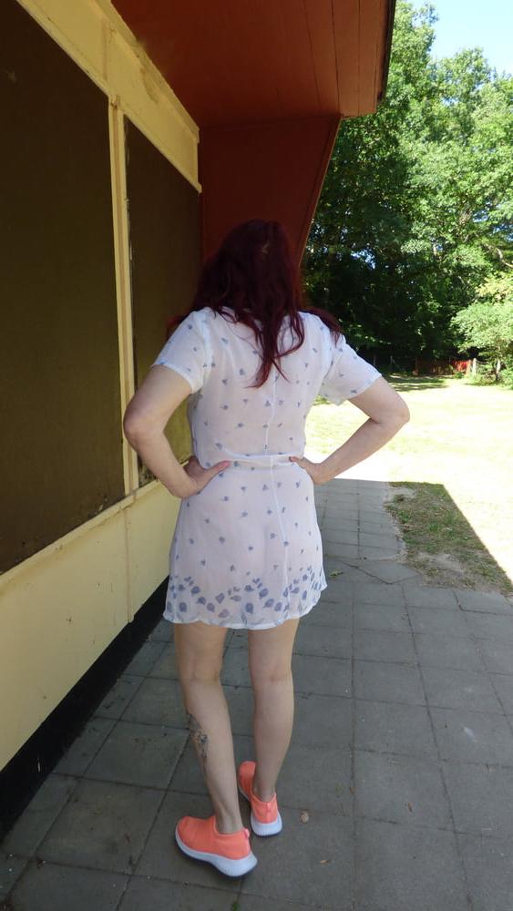 25P exhibitionist