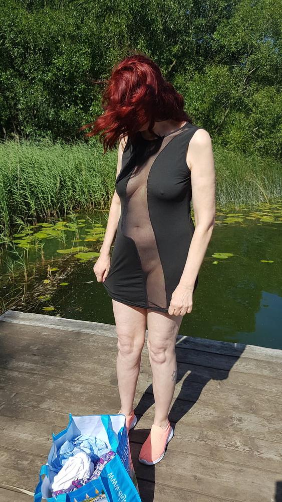 25P exhibitionist