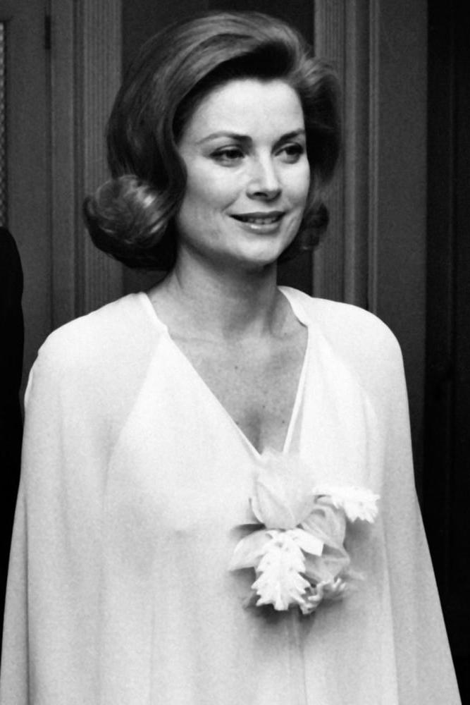 25P Celebrity Boobs - Grace Kelly