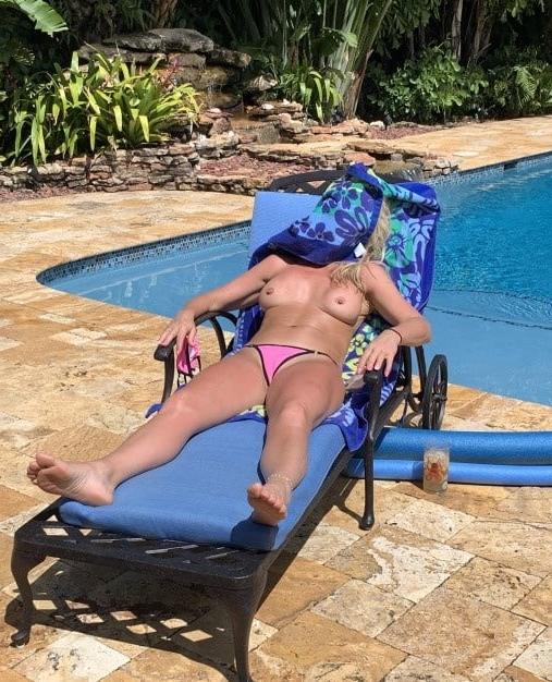 25P Sunbathing matures 4