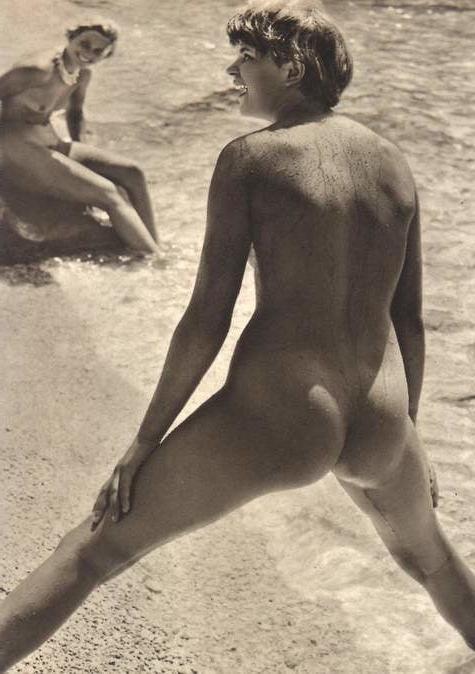 25P Naked people of vintage photos Vol. 33