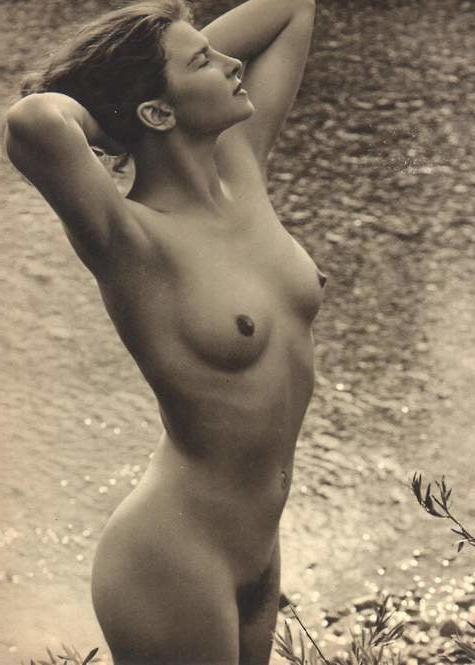 25P Naked people of vintage photos Vol. 33