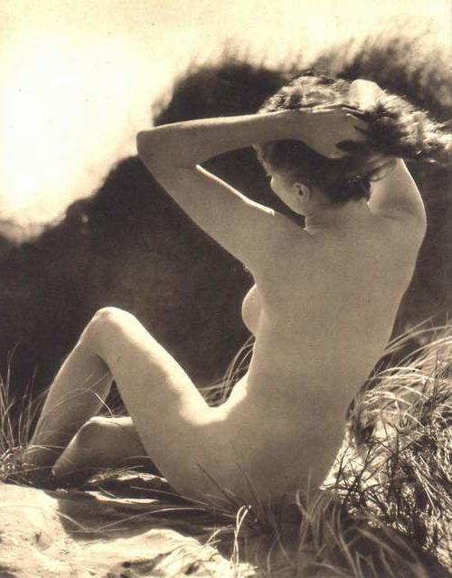 25P Naked people of vintage photos Vol. 33