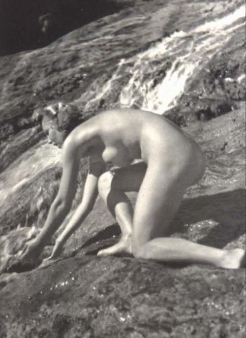 25P Naked people of vintage photos Vol. 33