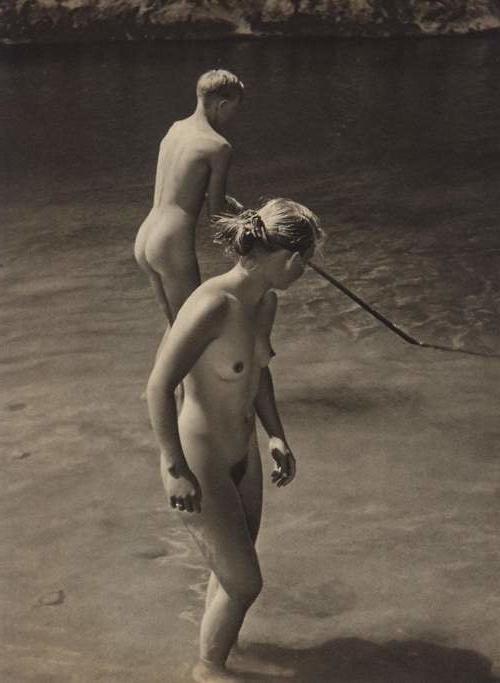 25P Naked people of vintage photos Vol. 33