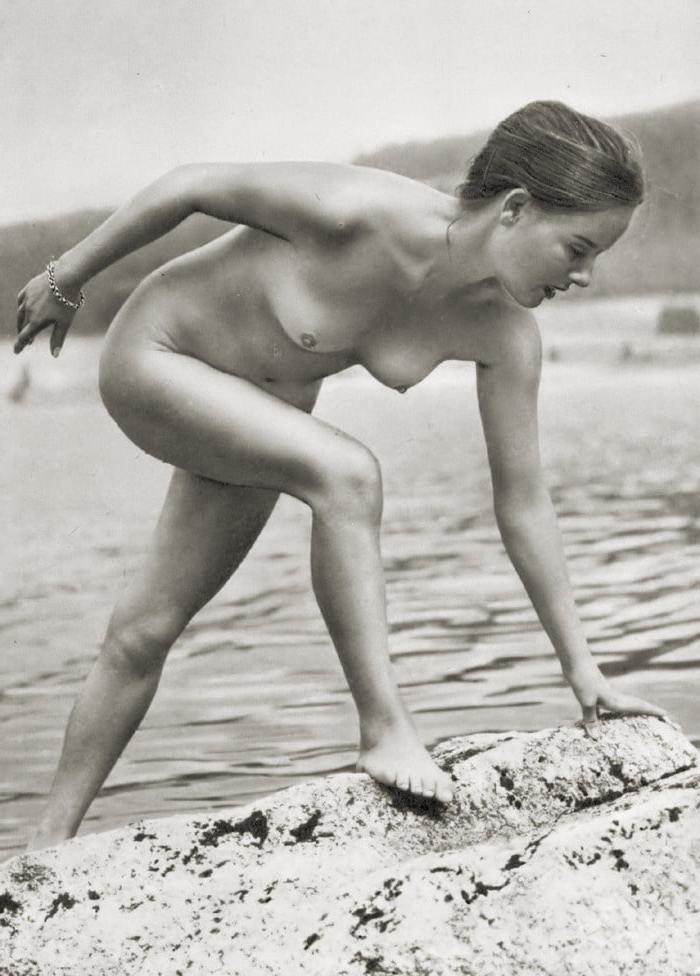 25P Vintage Nudists 39