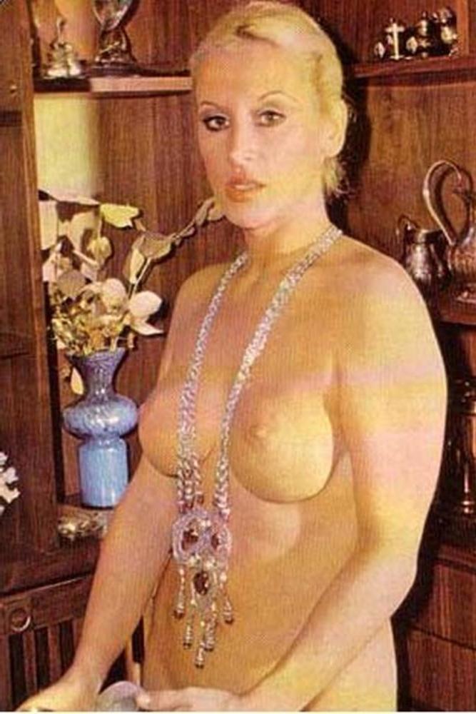 25P Vintage spanish tv host