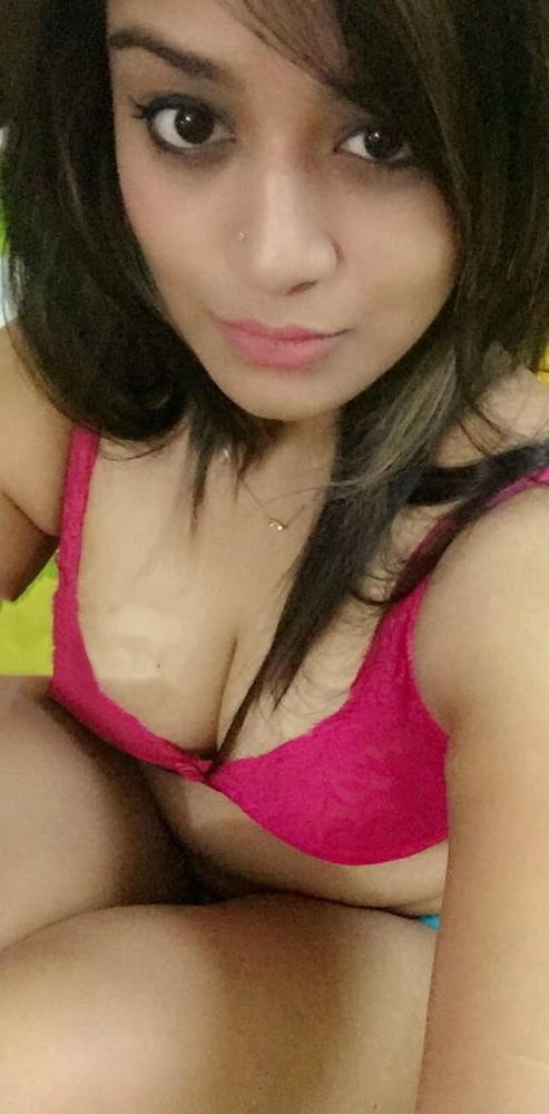 25P indian girl showing her big natural tits and shaved pussy