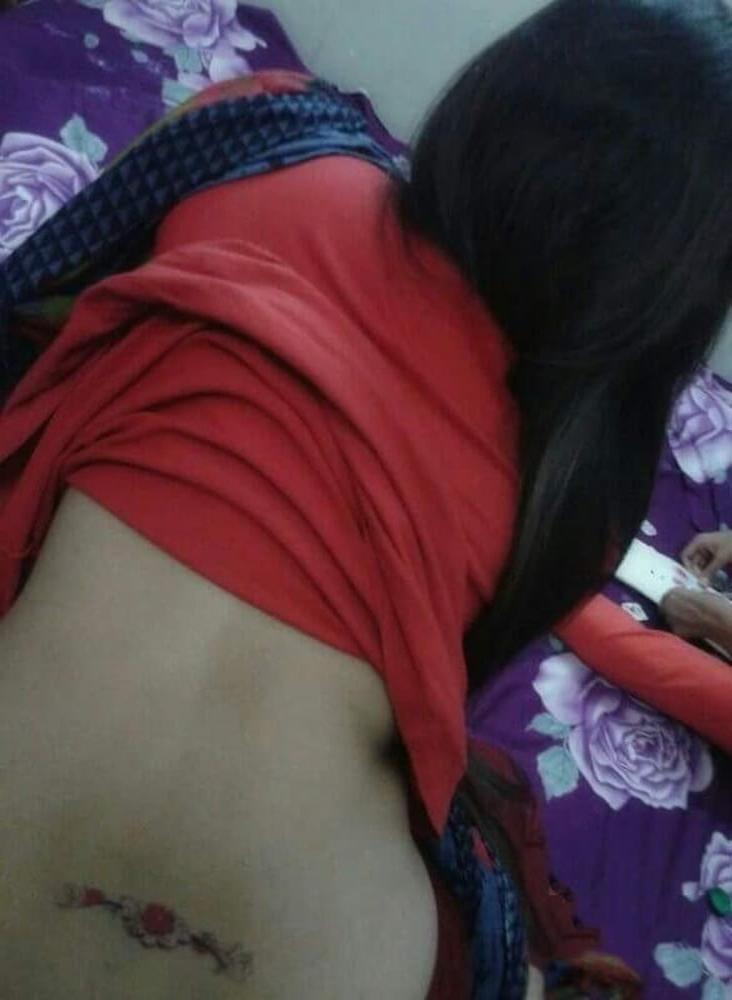 25P indian girl showing her big natural tits and shaved pussy