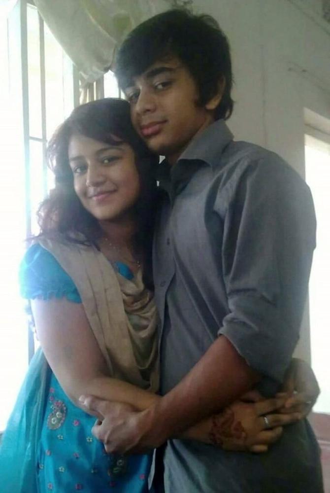 25P indian girl showing her big natural tits and shaved pussy