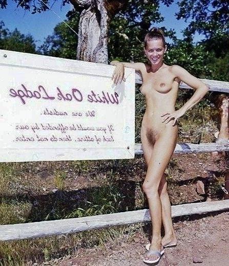25P Naked Vintage Girls 69