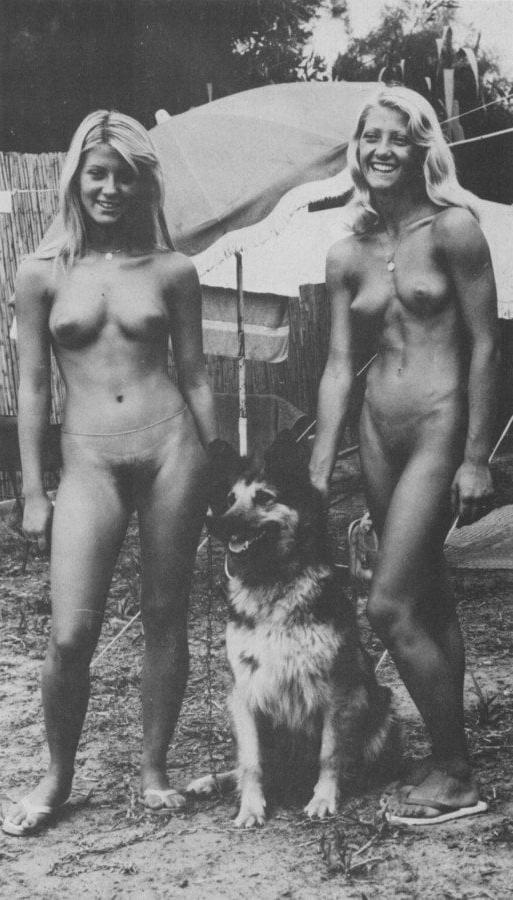 25P Naked Vintage Girls 69